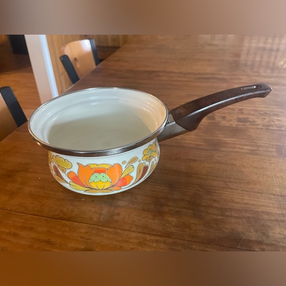 Vintage Retro Sanko Ware Country Flowers Porcelain Enameled Steel Pot Cookware - Picture 1 of 8